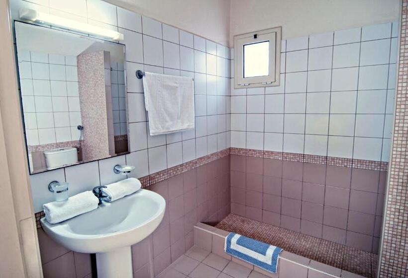 شقة غرفة واحدة, Ourania Apartments