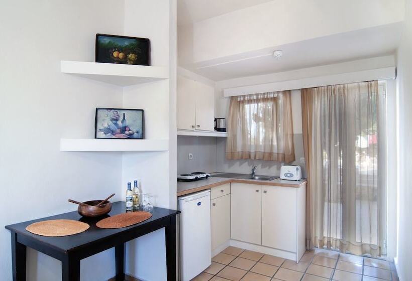 شقة غرفة واحدة, Ourania Apartments