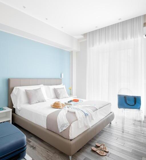 اتاق لوکس با بالکن, B&blue