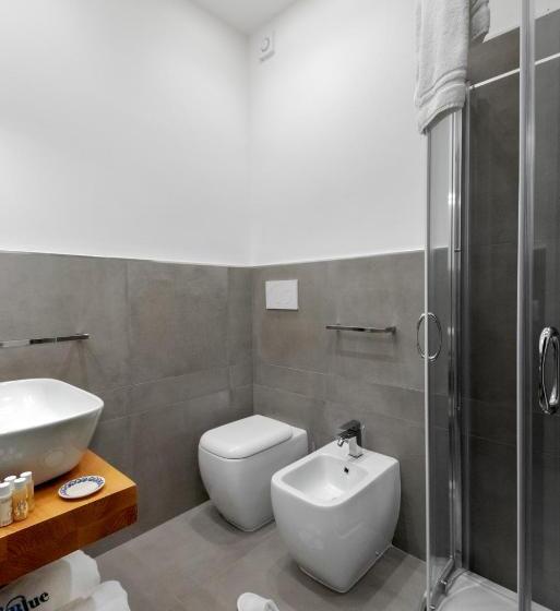 اتاق استاندارد, B&blue