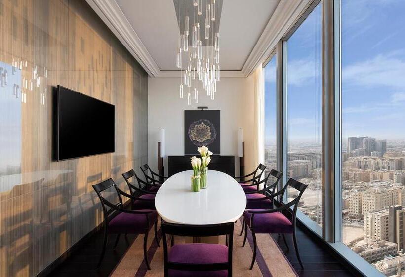 سوئیت کلاب, Banyan Tree Doha At La Cigale Mushaireb