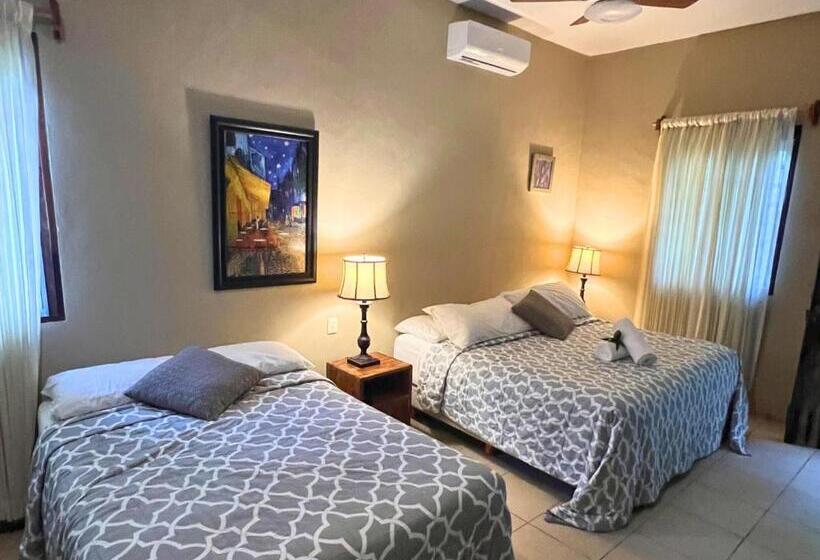 디럭스 룸, Hokhmah Heart