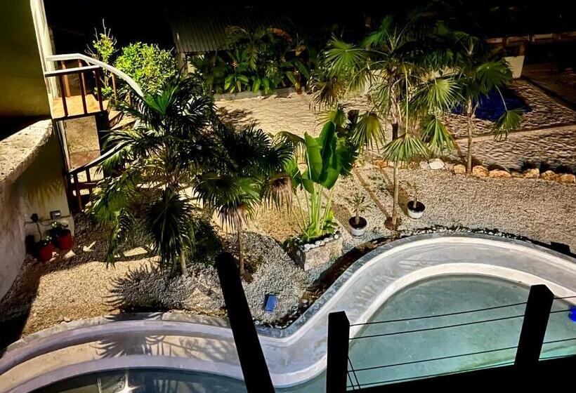 클래식 4인 룸, Hokhmah Heart