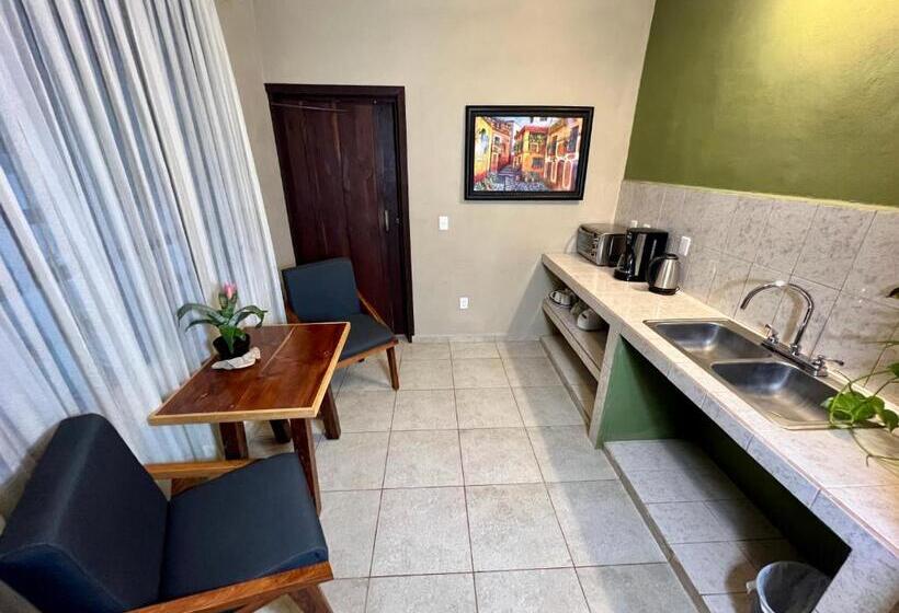 침실 1개 아파트, Hokhmah Heart