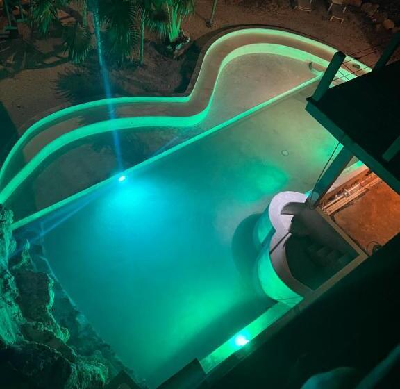 디럭스 패밀리 룸, Hokhmah Heart