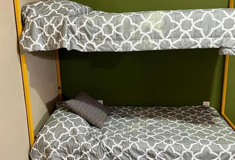 디럭스 패밀리 룸, Hokhmah Heart