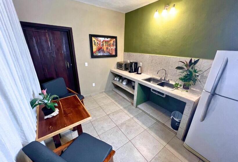 침실 1개 아파트, Hokhmah Heart