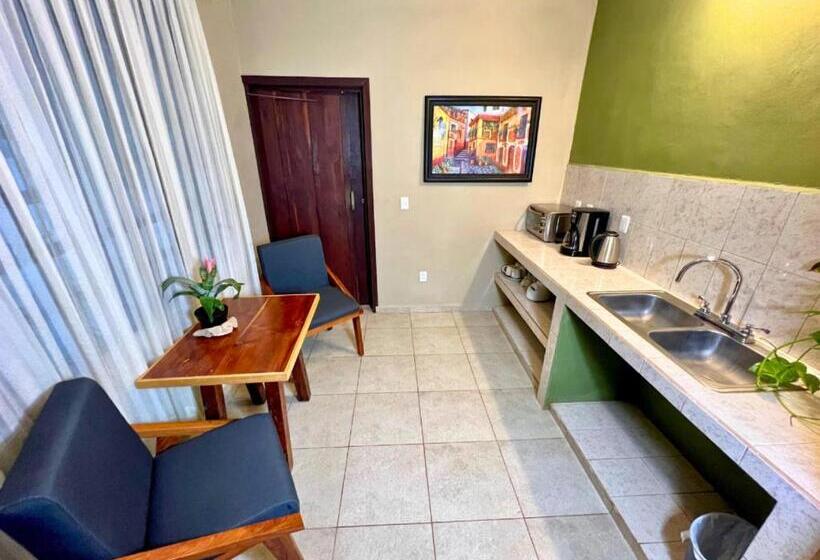 침실 1개 아파트, Hokhmah Heart