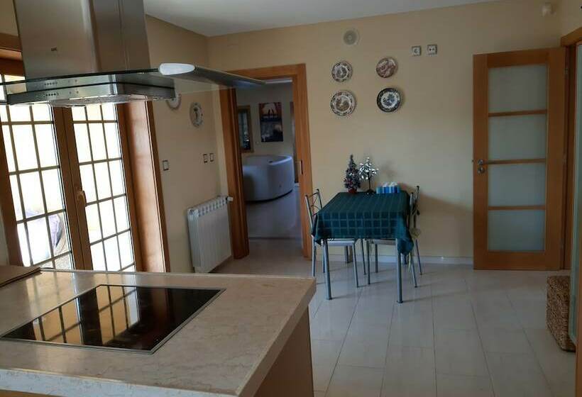 غرفة ديلوكس ثلاثية, Villa Dos Teixos