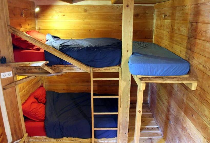 חדר אקונומי לארבעה, La Paille