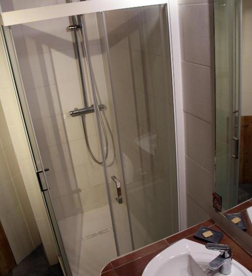 מיטה בחדר משותף, La Paille