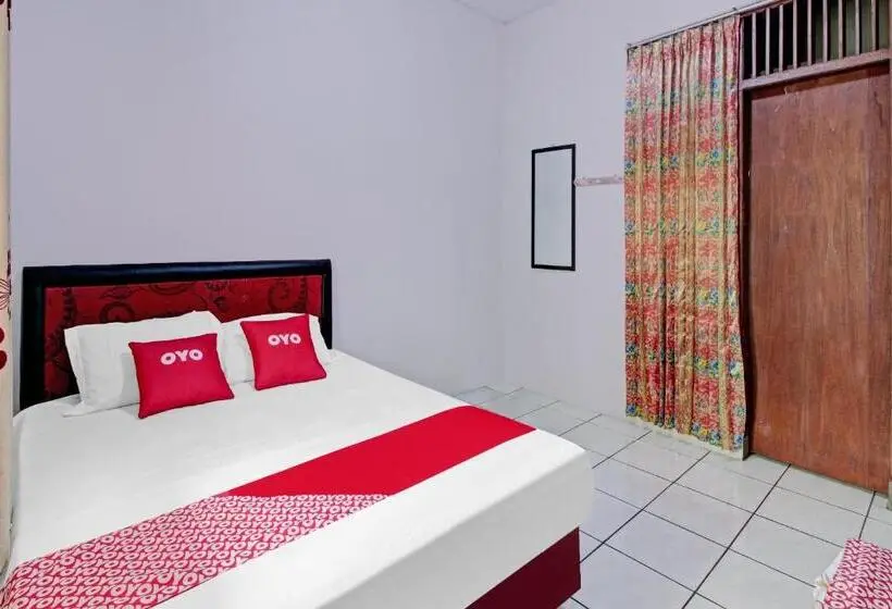 キングサイズベッドのデラックスルーム, Oyo 90543 Annur Guest House Syariah