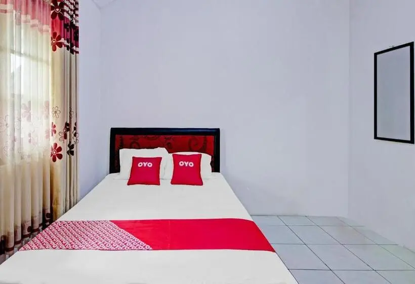 キングサイズベッドのデラックスルーム, Oyo 90543 Annur Guest House Syariah