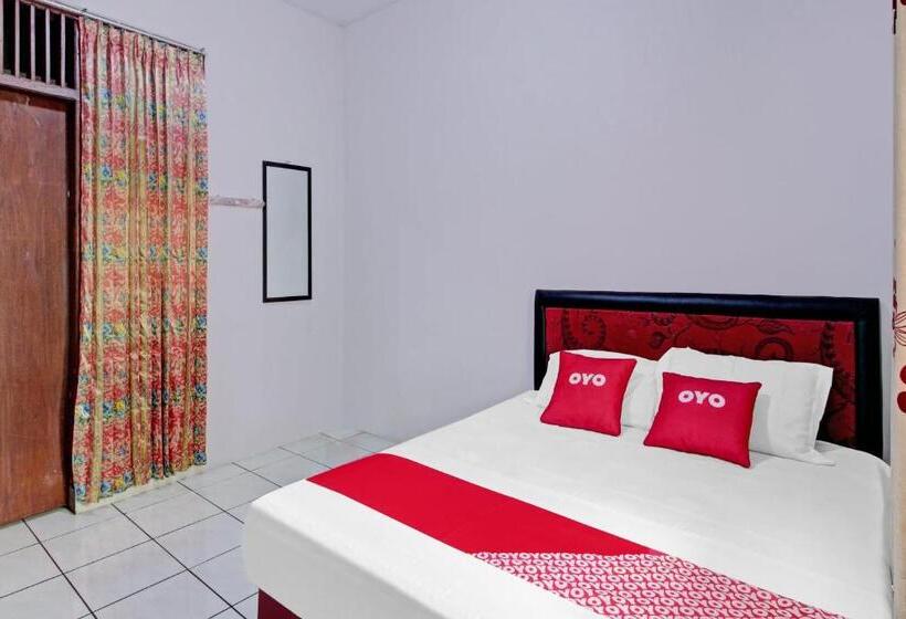 Номер Deluxe Кровать Кинг, Oyo 90543 Annur Guest House Syariah