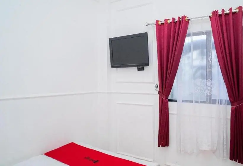 Standard-huone, Reddoorz Syariah At Aura Homestay