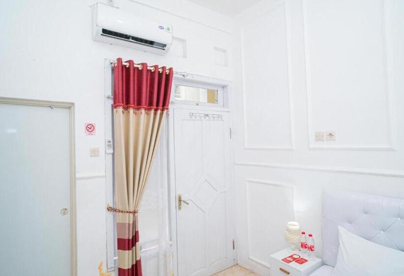 חדר סטנדרט, Reddoorz Syariah At Aura Homestay
