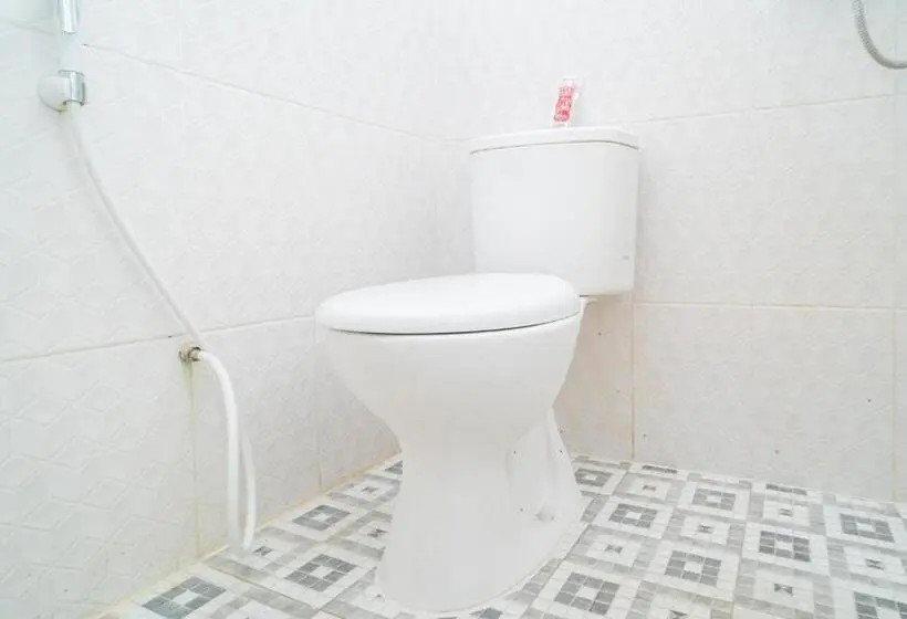 Standard-huone King-vuode, Reddoorz Syariah At Aura Homestay