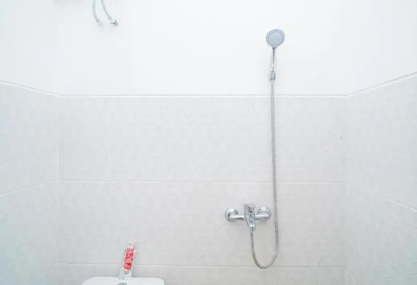 Standard-huone King-vuode, Reddoorz Syariah At Aura Homestay
