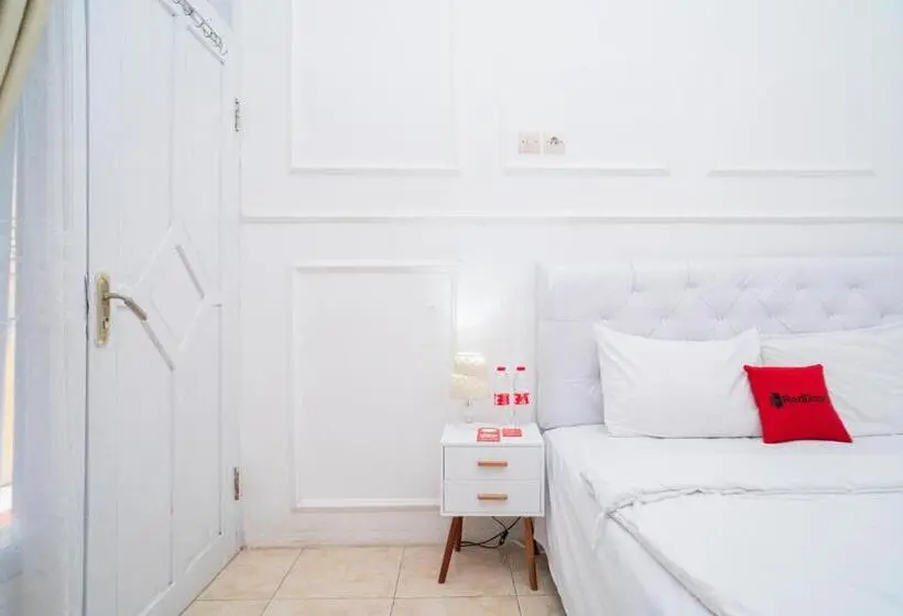 Standard-huone King-vuode, Reddoorz Syariah At Aura Homestay