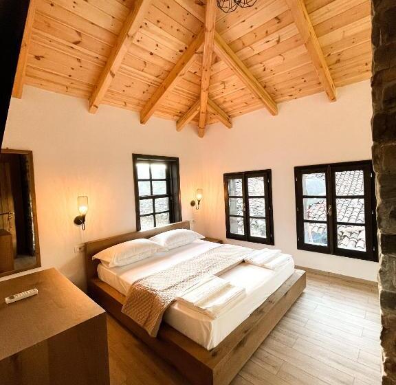 디럭스 룸, Amalia