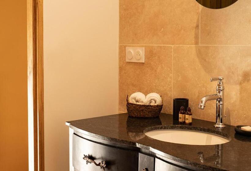 标准间, La Fugue Chambres D  Hôtes De Charme , Demeure Historique,piscine,jardin Proche Uzes Nimes Ales