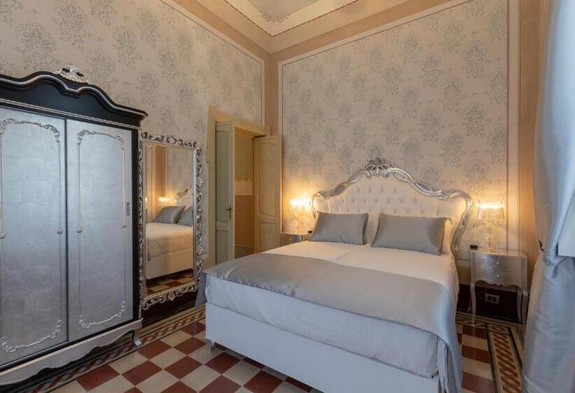 חדר סטנדרט עם ג'קוזי, Luxury Liberty House