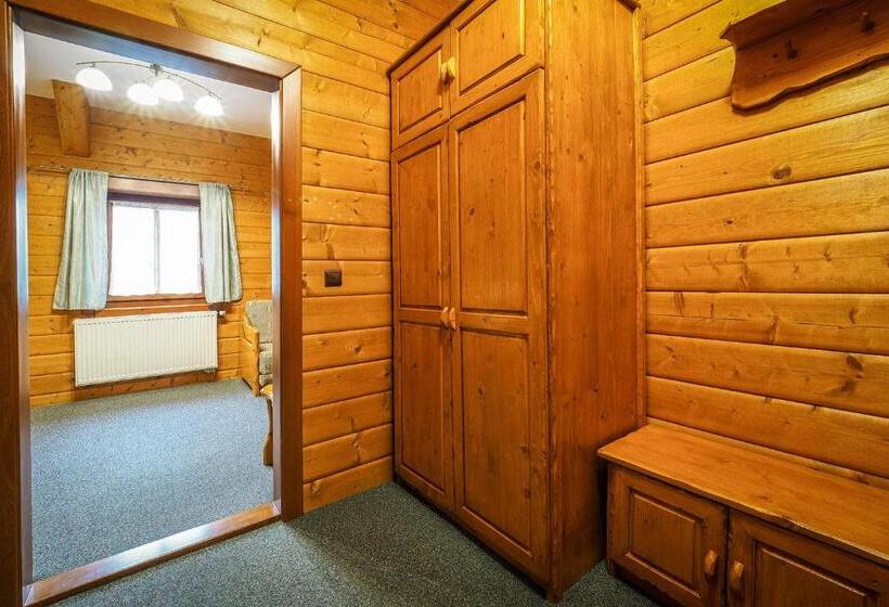 חדר סטנדרט לארבעה, Srub Karolina