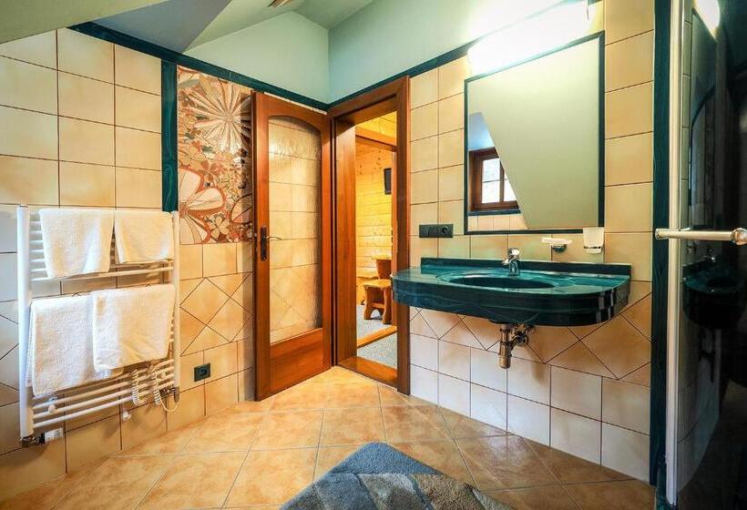 חדר סטנדרט לארבעה, Srub Karolina