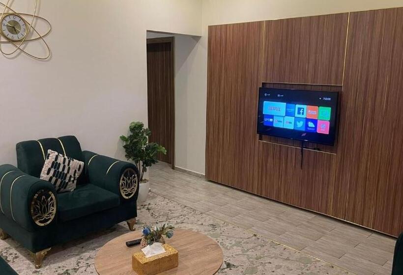 Svit, قولدن كمباوند