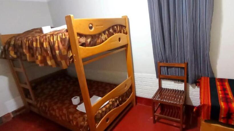 اتاق استاندارد با سرویس بهداشتی مشترک, Andes Hostel