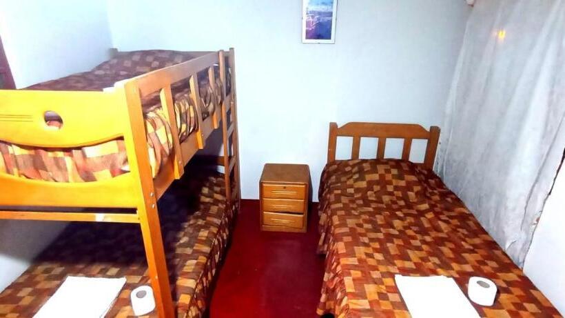 חדר סטנדרט לשלושה, Andes Hostel
