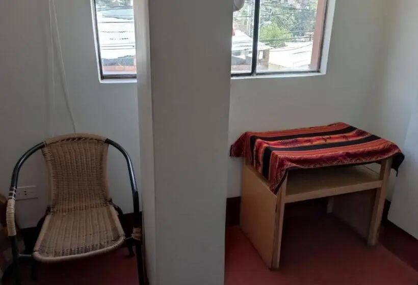 اتاق استاندارد سه نفره, Andes Hostel