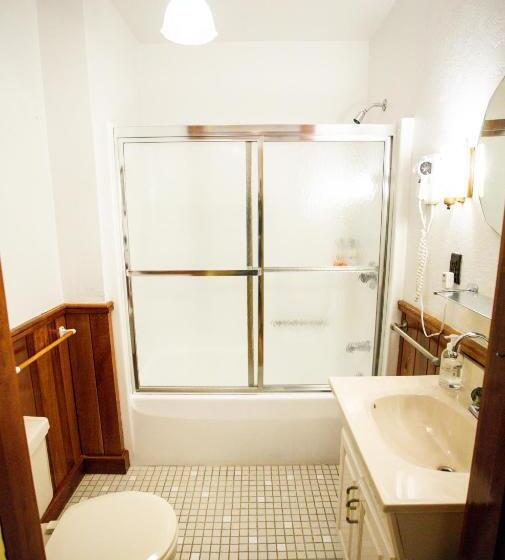 Номер Стандарт, Baneberry Meadows B&b