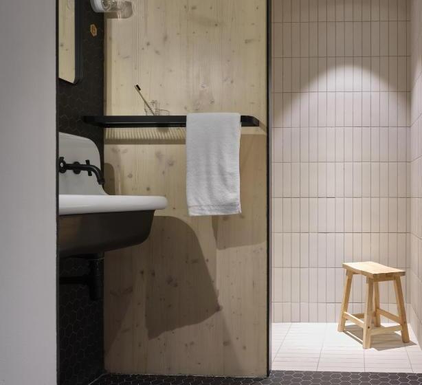 Номер Superior, Bercail