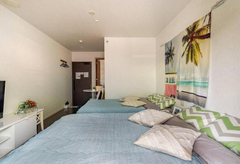 标准间, Mr. Tomo Kawana