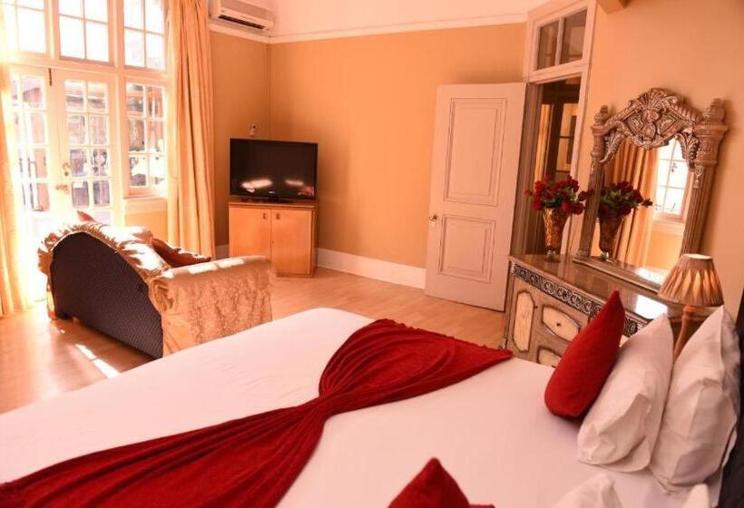 חדר משפחתי, Chancellors Court Guest House