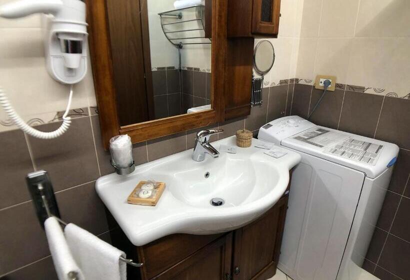 شقة غرفتين, Il Fauno   Suite & Spa