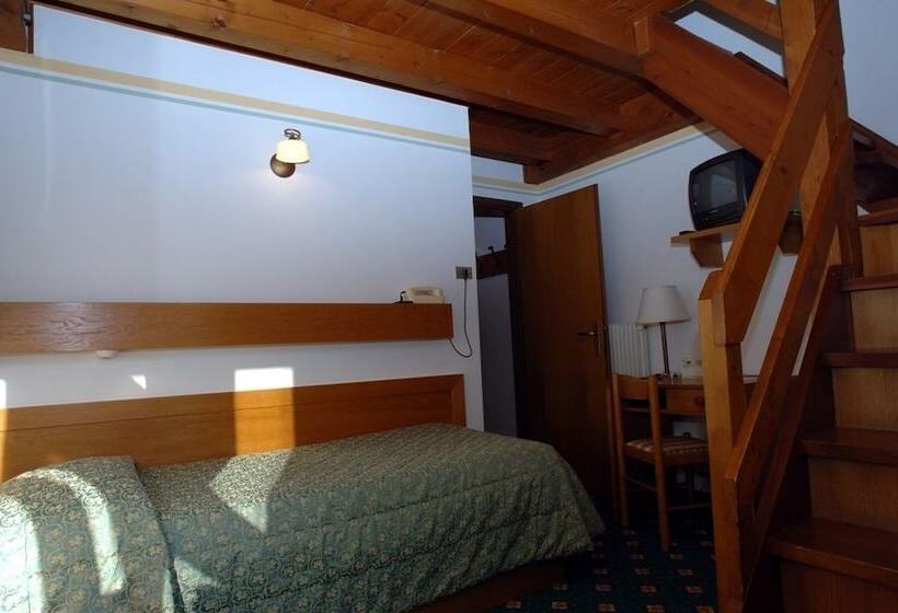 Номер Стандарт Трехместный, Centro Pineta Family Hotel & Wellness