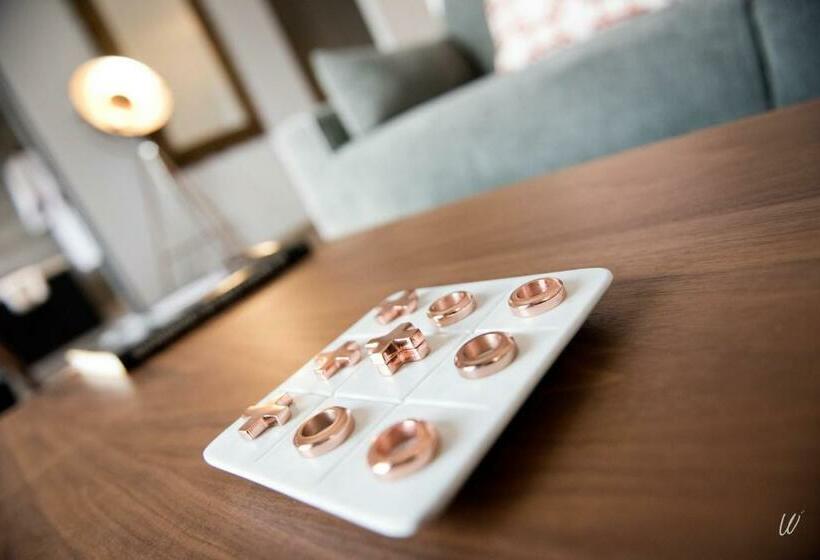 テラス付スイート, Armes De Champagne