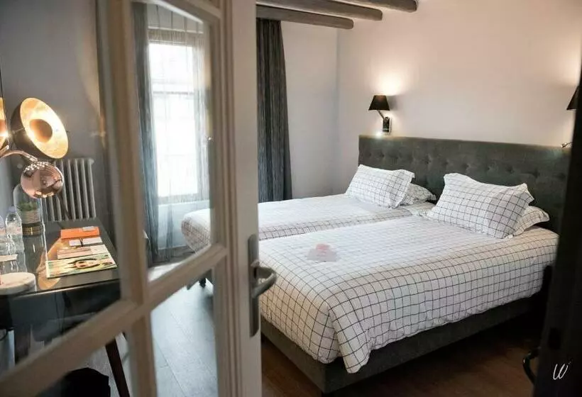 Standard Room, Armes De Champagne