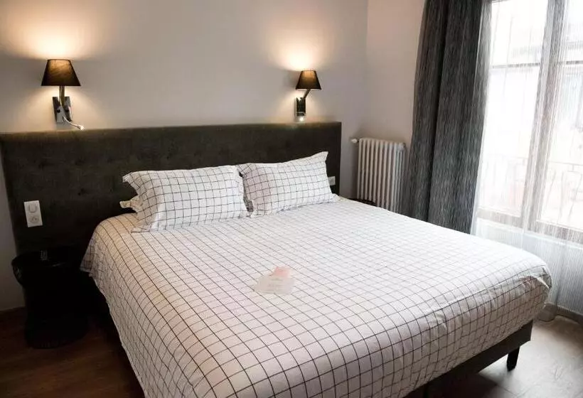 Standard Room, Armes De Champagne