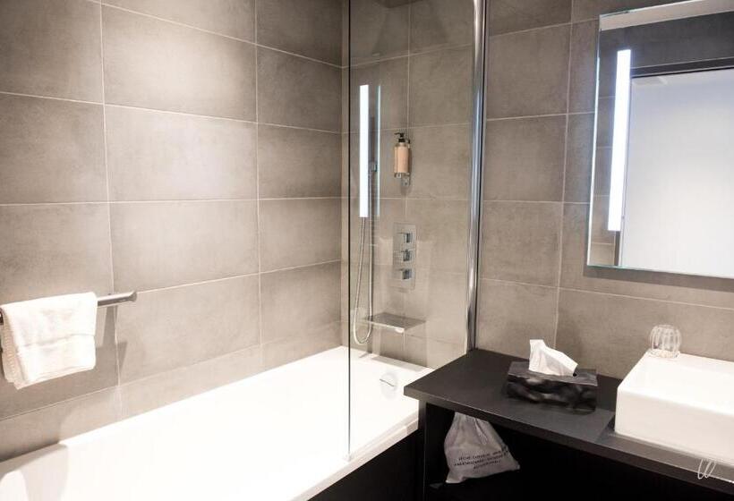 סוויטת ג'וניור, Armes De Champagne