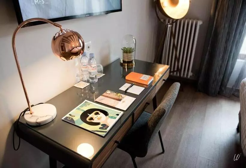 Basic Room, Armes De Champagne