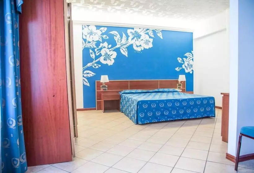 اتاق استاندارد چهار تخته, Assinos Palace