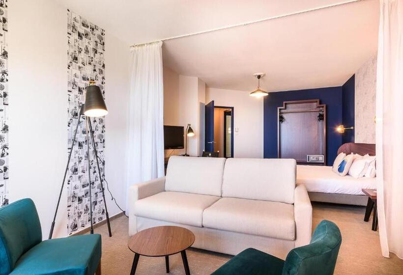 주니어 스위트 측면 바다 전망, Baya