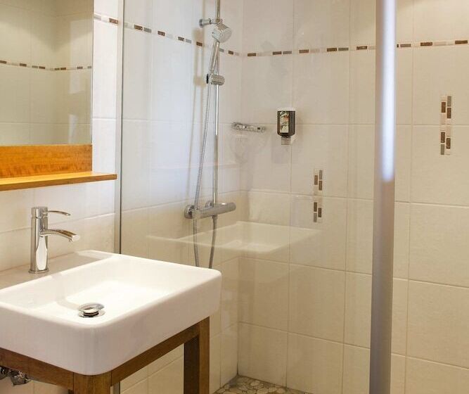 غرفة قياسية رباعية, Beaulieu