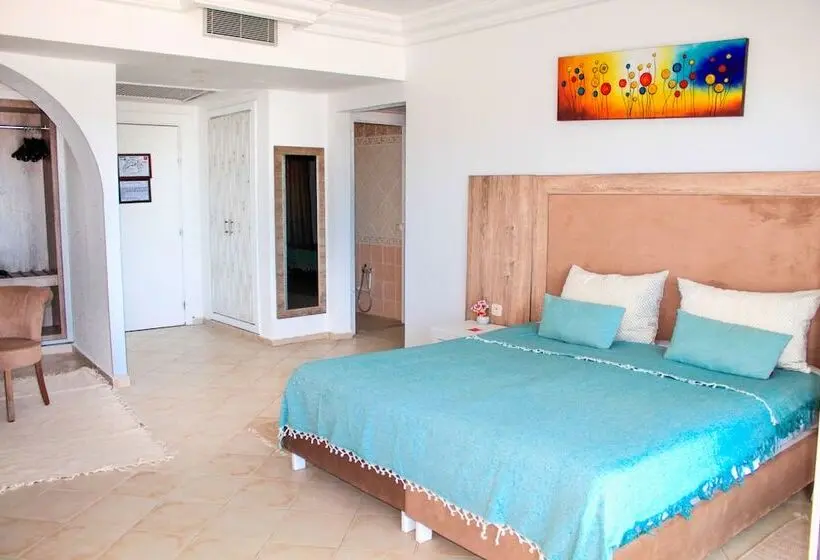 اتاق استاندارد چهار تخته, El Habib Monastir