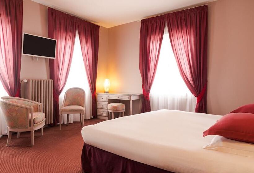 اتاق سوپریور, Grand Hôtel De Courtoisville