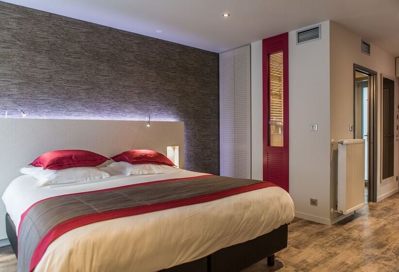 استودیوی استاندارد, Grand Hôtel De Courtoisville