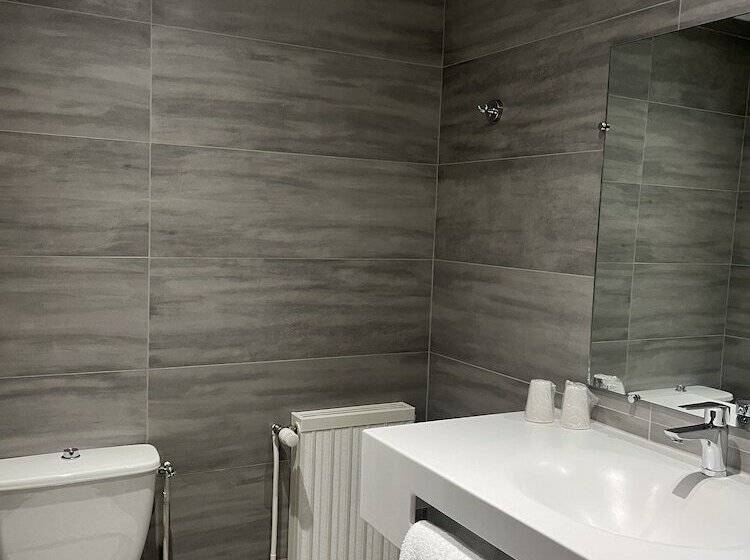 Номер Комфорт, Hôtel De Troyes